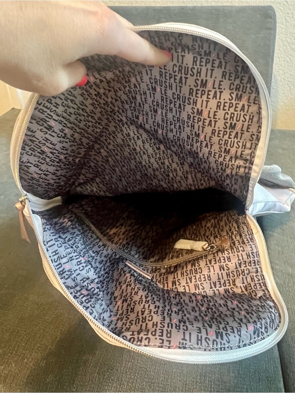 Stella & Dot Crush It Backpack Blush Camo NEW Carry On Diaper Bag Yoga Straps - Picture 10 of 13